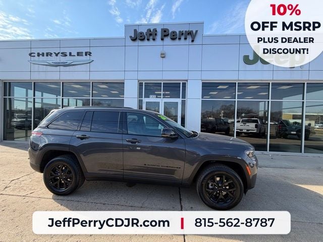 2026 Jeep Grand Cherokee GRAND CHEROKEE LAREDO ALTITUDE 4X4 in Baltic Gray Metallic Clear-Coat Exterior Paint — front three-quarter view