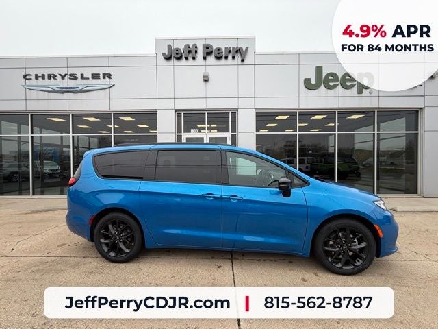 2026 Chrysler Pacifica PACIFICA SELECT in Hydro Blue Pearl-Coat Exterior Paint — front three-quarter view